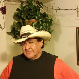 Meet your Posher, Emiliano jesús